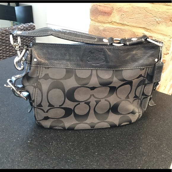 Coach Handbags - Vintage Coach Zoe Hobo